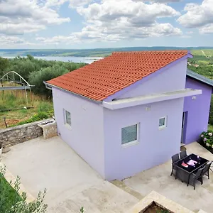 holiday-home-paulin.hotelinzadar.com/